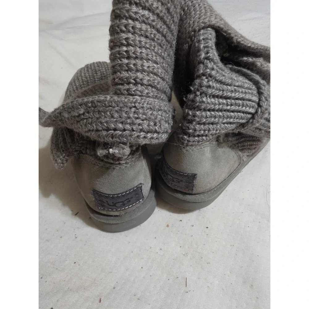 UGG Australia Isla Grey Knit Button Boots Womens 7 Mid Calf 1016555 Sweater Boot